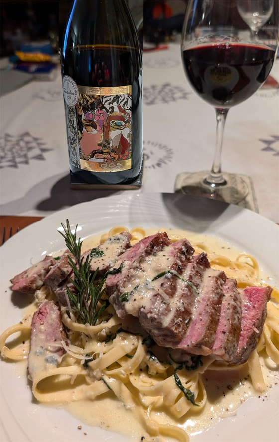 Eidos und Rinds Entrecote mit Tagliatelle